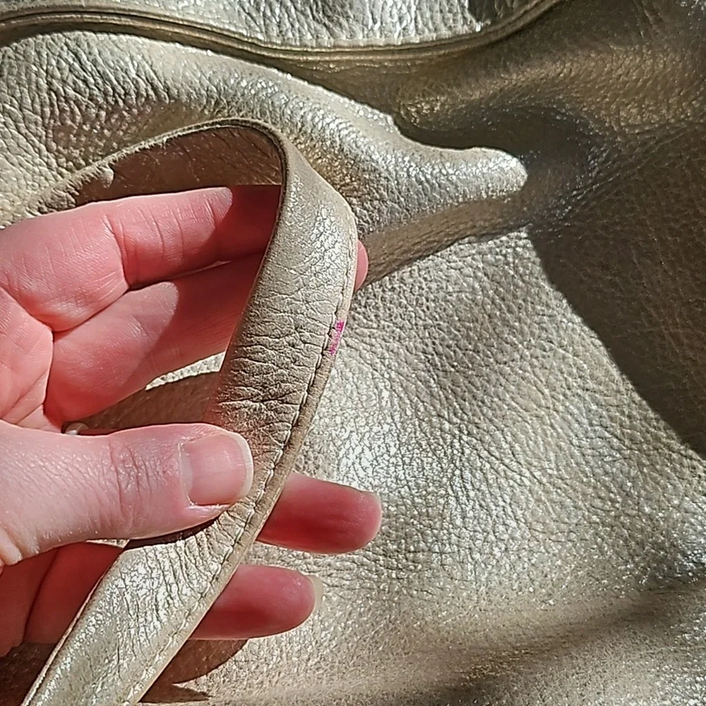 HOBO International Caliber in pearled silver metallic leather - Picture 15 of 16